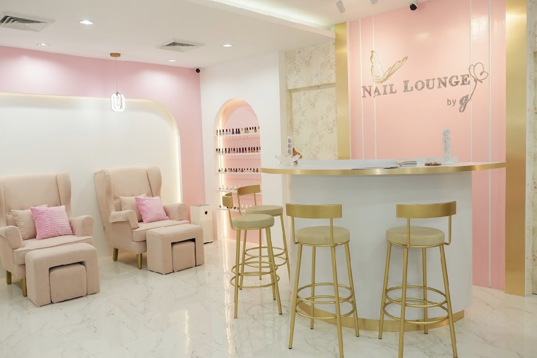 Nail Lounge by G