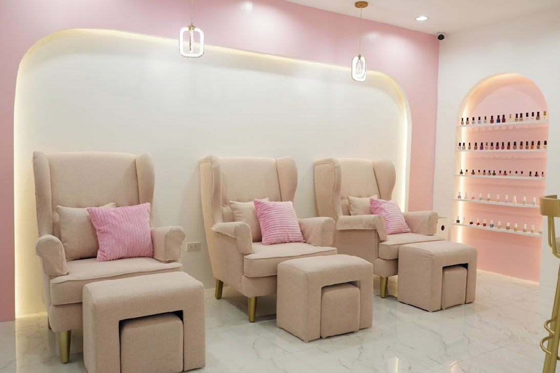 Nail Lounge by G